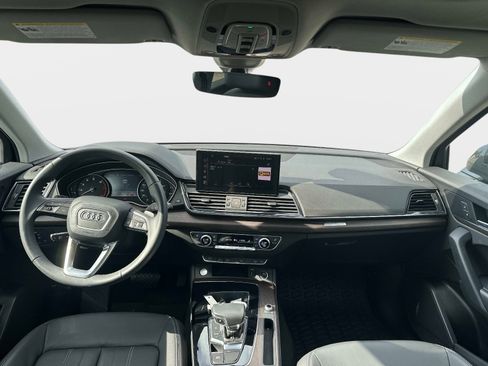 Used 2023 Audi Q5 2.0T Premium w/ Convenience Package AWD/4WD image 9