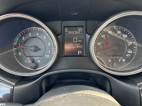 Used 2011 Jeep Grand Cherokee Laredo image 16