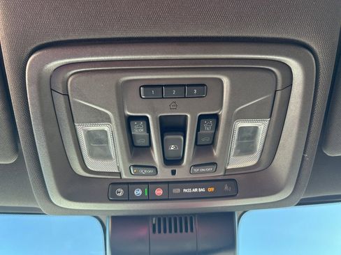 Used 2024 GMC Sierra 2500 SLT image 32