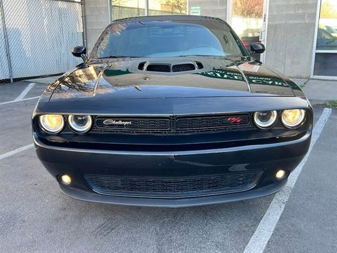 Used 2017 Dodge Challenger R/T image 2