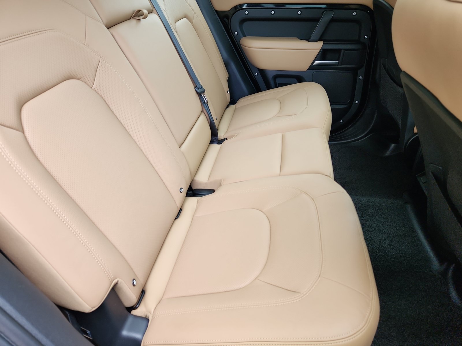 Used 2025 Land Rover Defender 110 S AWD/4WD image 30