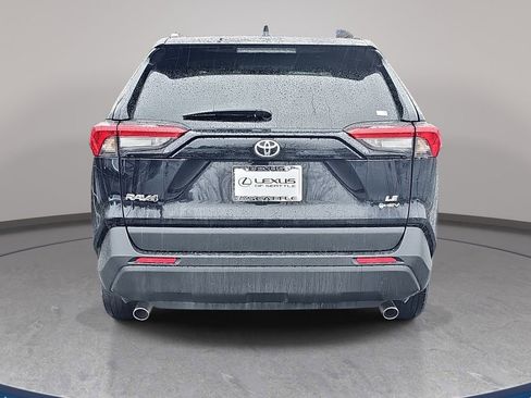Used 2025 Toyota RAV4 LE image 7