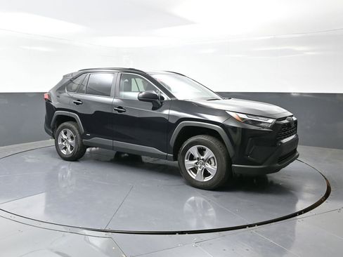 Used 2025 Toyota RAV4 LE image 4