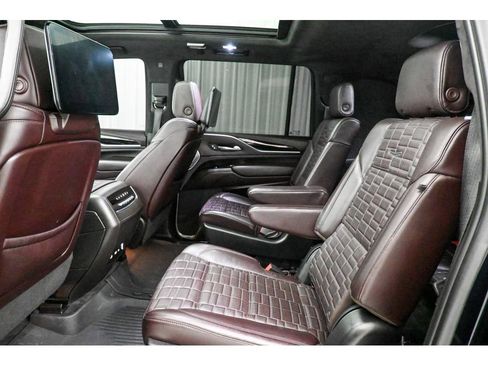 Used 2022 Cadillac Escalade ESV Premium Luxury Platinum image 20