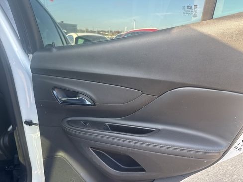 Used 2022 Buick Encore Preferred w/ Safety Package image 13