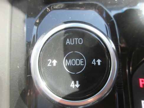 New 2026 GMC Canyon AT4 w/ Technology Plus Package AWD/4WD image 18
