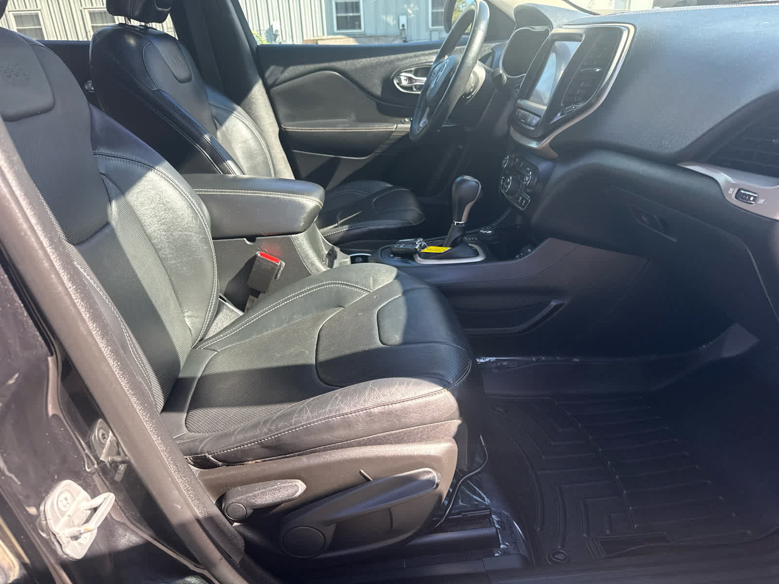 Used 2014 Jeep Cherokee Limited w/ Technology Group AWD/4WD image 12