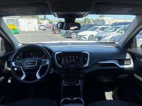 Used 2024 GMC Terrain SLE FWD image 34