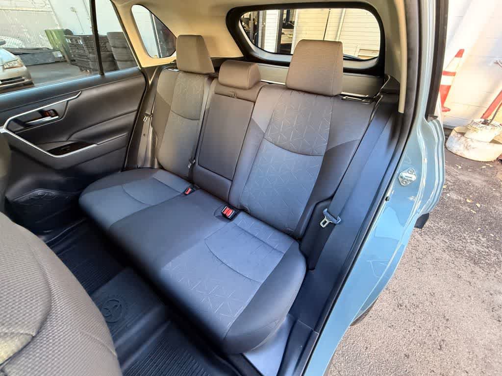 Used 2022 Toyota RAV4 XLE w/ Convenience Package FWD image 14