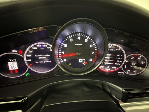 Used 2021 Porsche Panamera w/ Premium Package RWD image 16