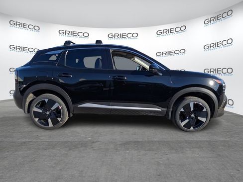 New 2026 Nissan Kicks SR image 8