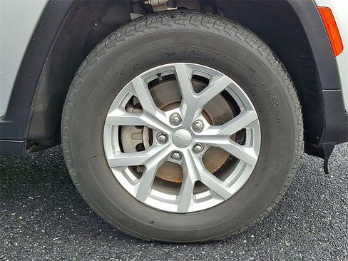 Used 2023 Jeep Grand Cherokee L Limited image 12