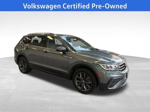 Certified 2022 Volkswagen Tiguan SE w/ Panoramic Sunroof Package image 11