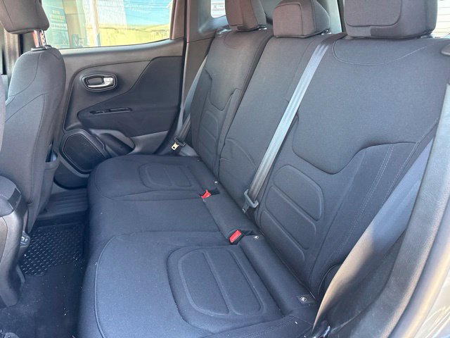 Used 2020 Jeep Renegade Latitude w/ Cold Weather Group AWD/4WD image 10