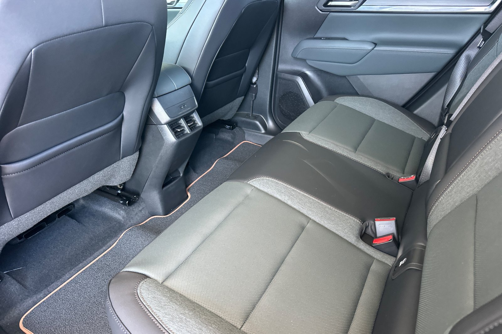 New 2026 GMC Terrain AT4 w/ Technology Package II AWD/4WD image 11