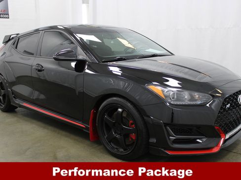Used 2020 Hyundai Veloster N w/ Performance Package image 4