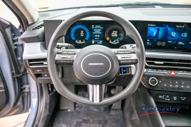 Used 2025 Hyundai Sonata SEL FWD image 12