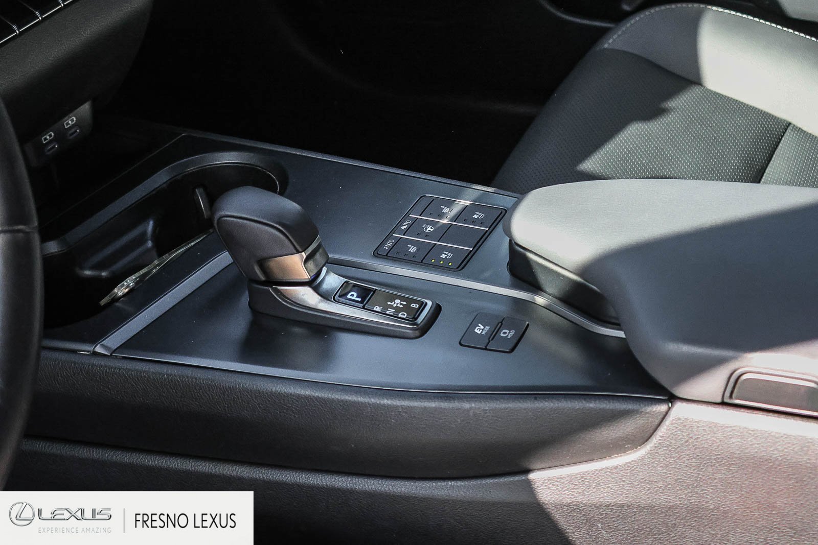 Certified 2025 Lexus UX 300h AWD image 20
