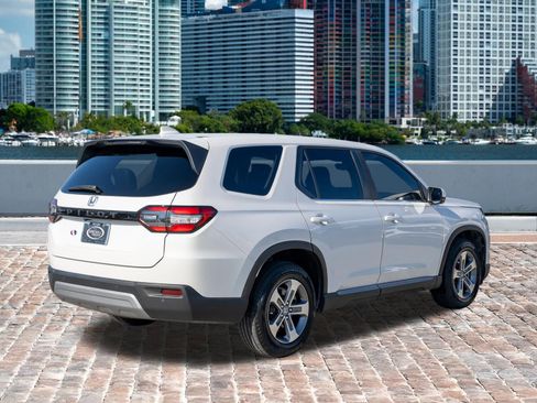 Certified 2024 Honda Pilot EX-L image 6