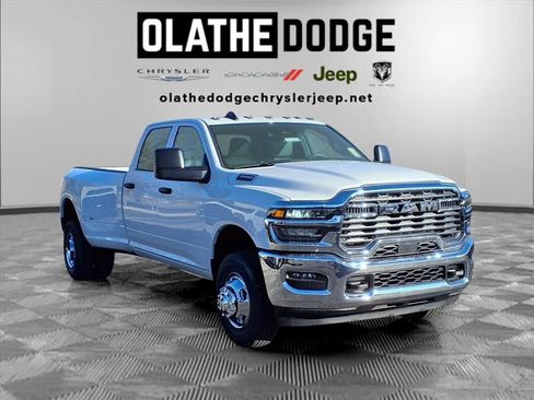 New 2026 RAM 3500 Tradesman w/ Chrome Appearance Group A image 37