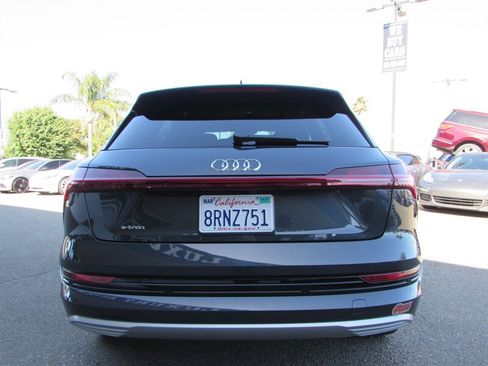 Used 2019 Audi e-tron Prestige w/ Prestige Package AWD/4WD image 6