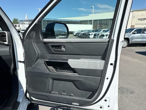 New 2026 Toyota Tundra Limited AWD/4WD image 16