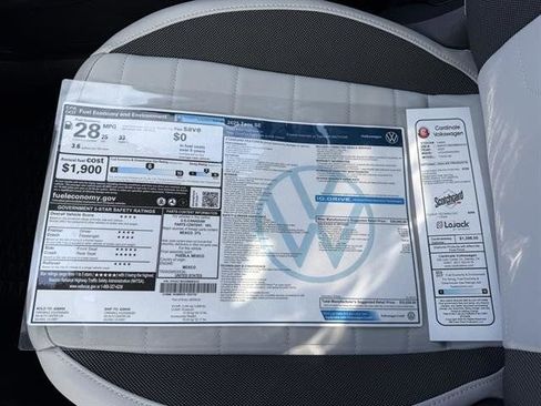 New 2025 Volkswagen Taos SE image 30