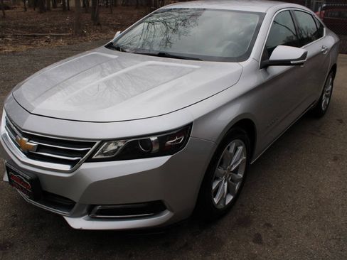 Used 2019 Chevrolet Impala LT FWD image 29