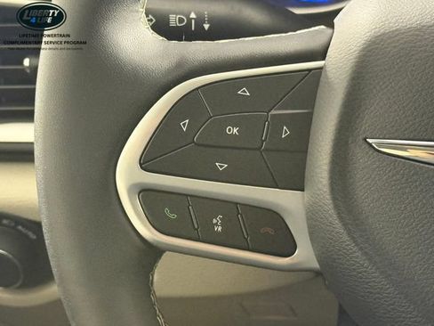 Used 2024 Chrysler Voyager LX FWD image 28