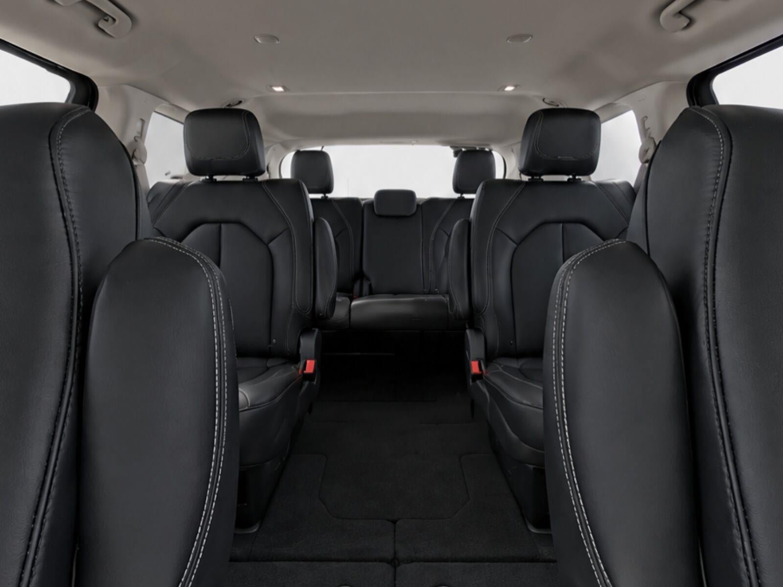 Used 2024 Chrysler Pacifica Touring-L FWD image 18