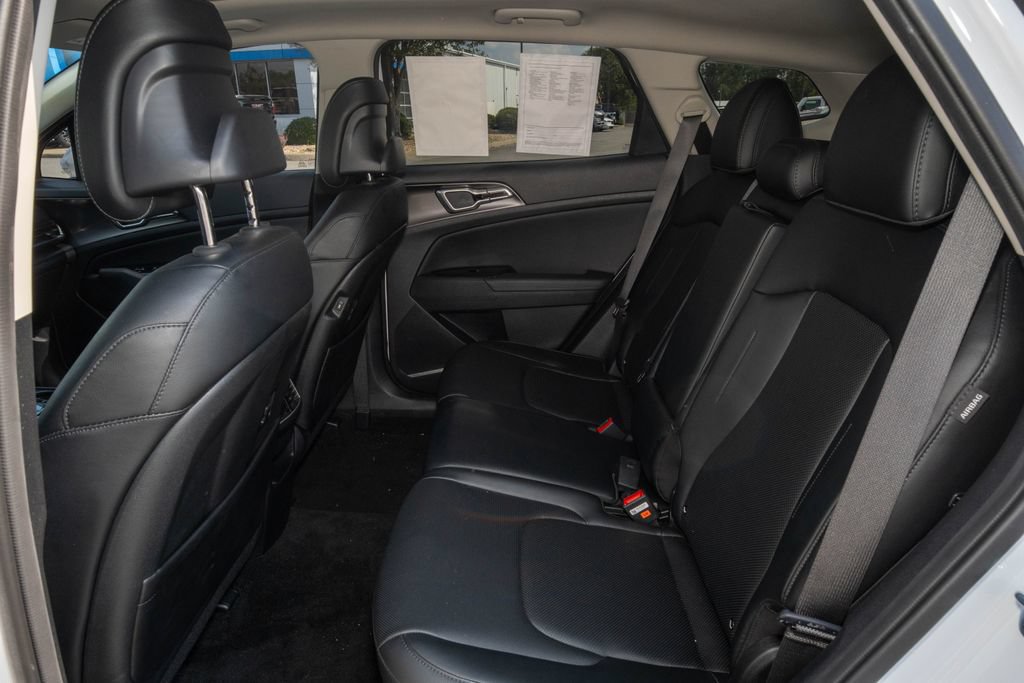 Used 2025 Kia Sportage EX w/ Premium Package FWD image 17