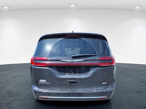 Used 2024 Chrysler Pacifica Touring-L w/ Uconnect Theater Family Group AWD/4WD image 14