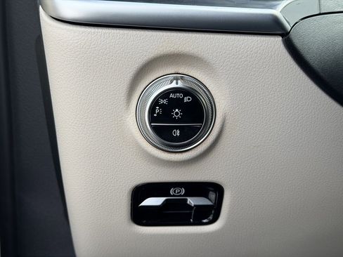 Used 2025 Mercedes-Benz C 300 4MATIC Sedan image 24