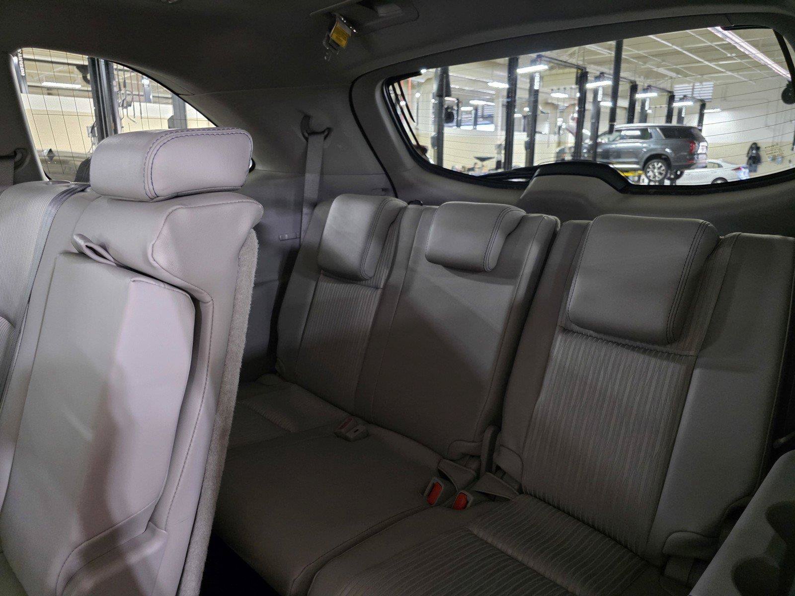 Used 2017 Toyota Highlander Plus FWD image 14
