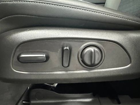 Used 2025 Buick Envista Preferred w/ Convenience I Package FWD image 10