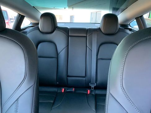 Used 2022 Tesla Model 3 Performance image 17