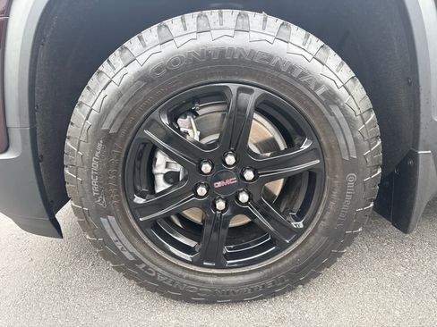 Used 2021 GMC Acadia AT4 w/ Technology Package AWD/4WD image 9