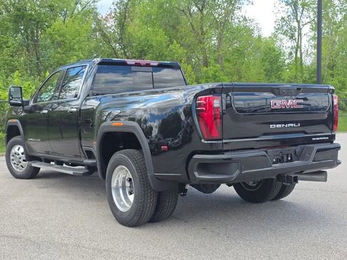 New 2026 GMC Sierra 3500 Denali w/ Denali Reserve Package AWD/4WD image 15