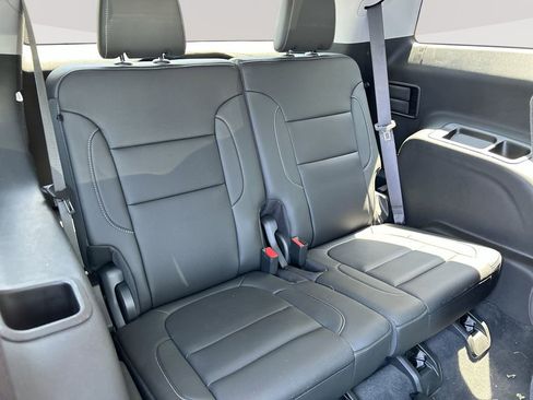 Used 2023 GMC Acadia SLT w/ Elevation Edition AWD/4WD image 28