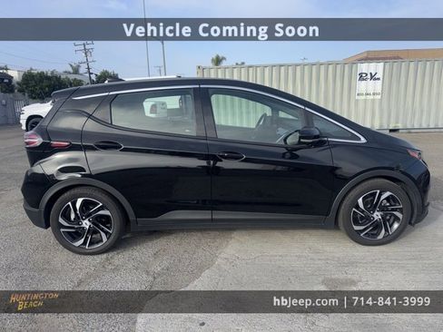 Used 2023 Chevrolet Bolt LT w/ Infotainment Package image 4