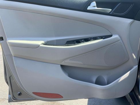 Used 2019 Hyundai Tucson SE FWD image 15