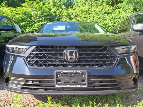 Used 2024 Honda Accord EX image 3