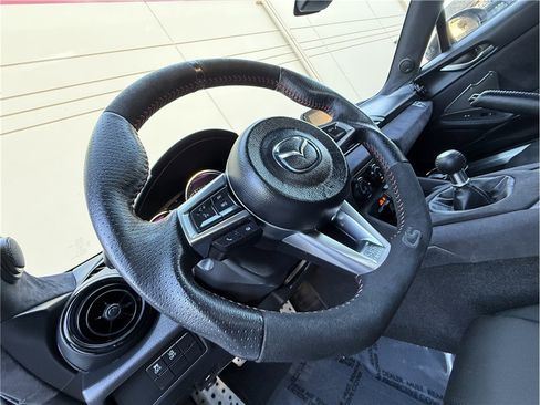 Used 2020 MAZDA MX-5 Miata Sport image 9