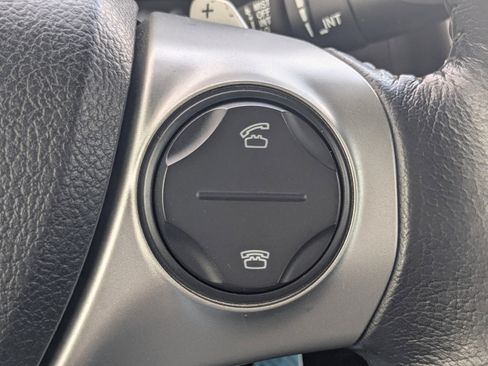 Used 2014 Toyota Camry L image 20