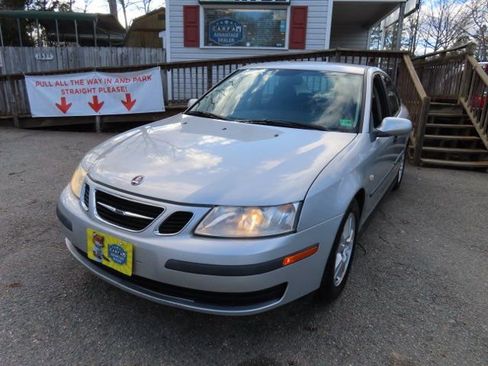 Used 2005 Saab 9-3 Linear image 2