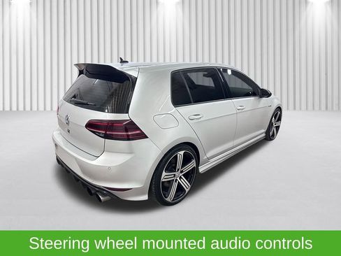 Used 2016 Volkswagen Golf 4-Door image 8