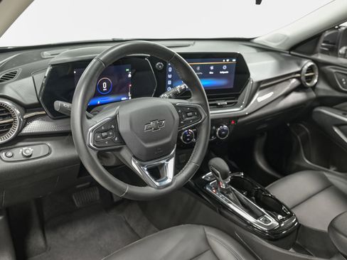 Used 2025 Chevrolet Trax ACTIV w/ Driver Confidence Package image 15