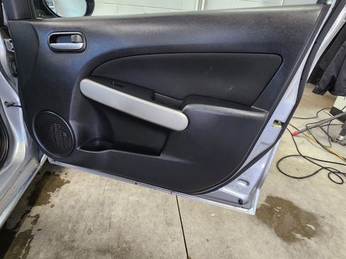 Used 2011 MAZDA MAZDA2 Touring FWD image 22