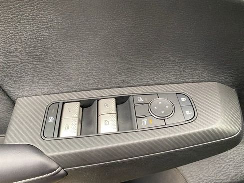 New 2025 Mitsubishi Outlander ES image 17