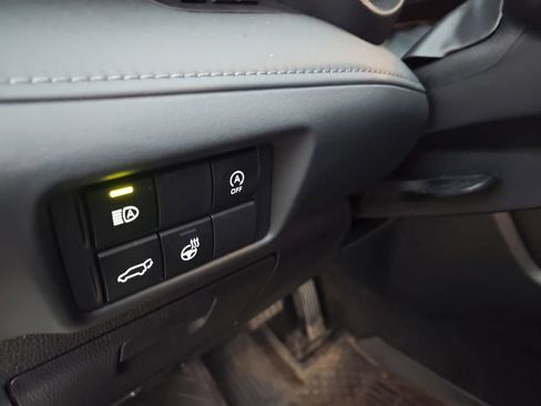 Used 2023 Toyota Highlander Limited AWD/4WD image 9